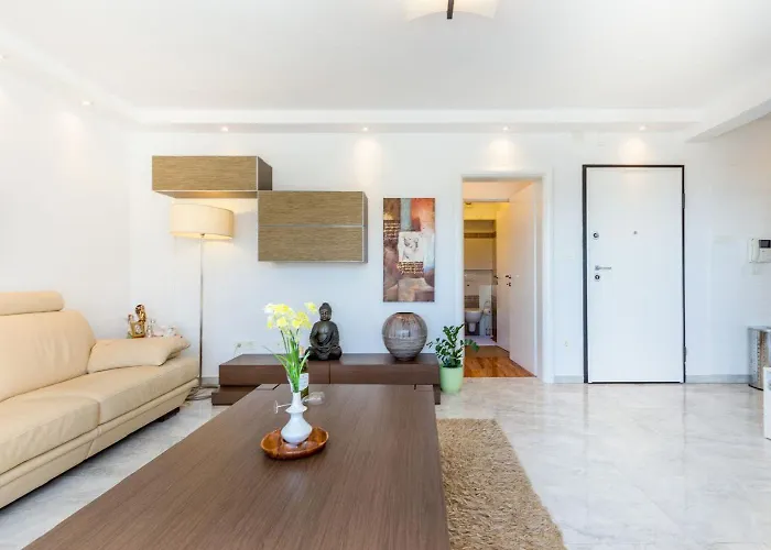 Atemberaubendes Penthouse Auf Zwei Etagen Mit Whirlpool Und Panoramablick Apartment