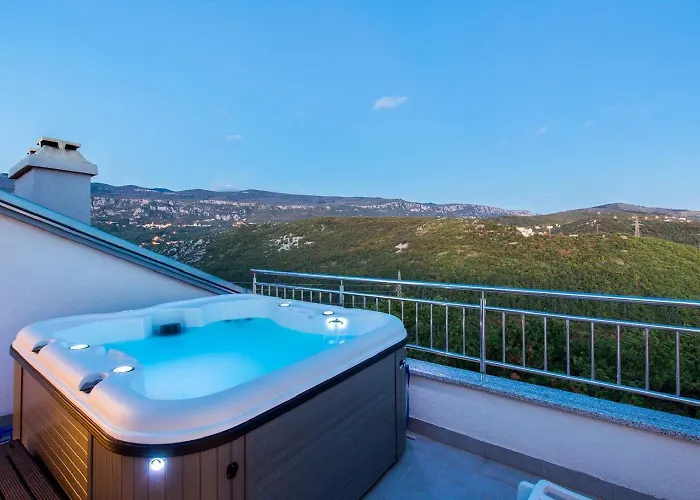Atemberaubendes Penthouse Auf Zwei Etagen Mit Whirlpool Und Panoramablick Apartment *