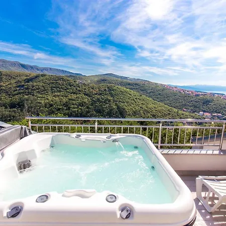 Atemberaubendes Penthouse Auf Zwei Etagen Mit Whirlpool Und Panoramablick