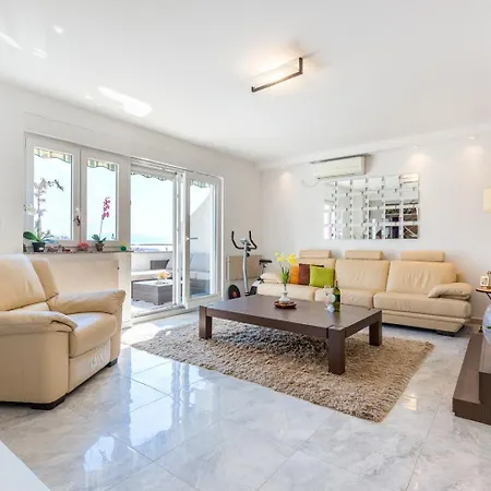 Atemberaubendes Penthouse Auf Zwei Etagen Mit Whirlpool Und Panoramablick