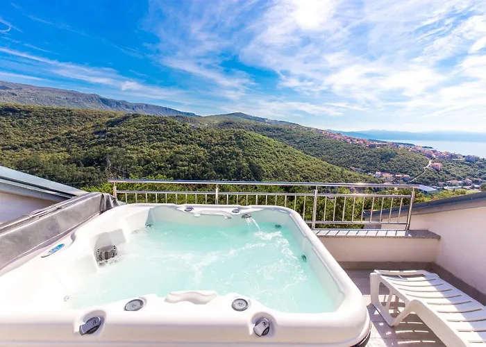 Atemberaubendes Penthouse Auf Zwei Etagen Mit Whirlpool Und Panoramablick